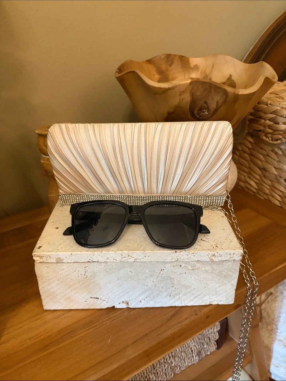 Elegant Beige Evening Clutch with Chain Strap
